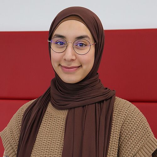 Das Foto zeigt Alumna Emna Harouni.