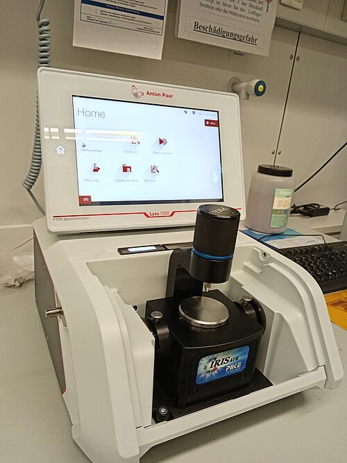 FTIR-Spektrometer im Labor