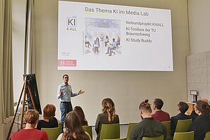 Overview of the Media Lab by the Projekthaus and Media Lab staff 