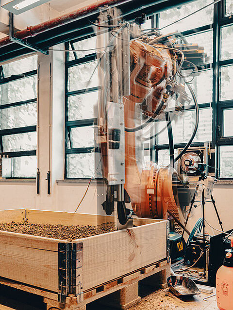 Selective Robotic Rammed-Earth (sRRE)