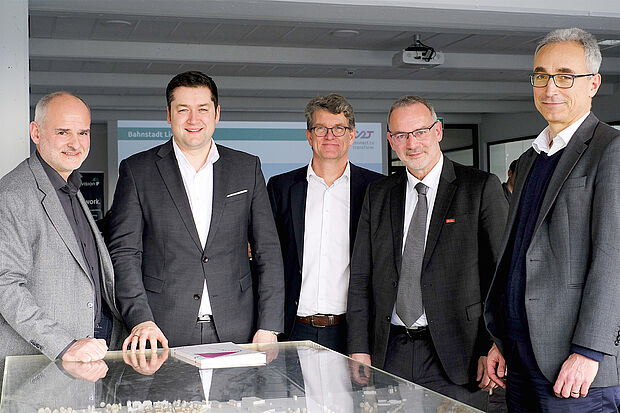 Dr. Stefan Plesser (SIZ), Dr. Thorsten Kornblum (OBM Braunschweig), TU Vizepräsident Prof. Manfred Krafczyk (Vizepräsident für Digitalisierung und Nachhaltigkeit er TU Braunschweig), Volker Lang (BSIEnergy Vorstandsmitglied)
