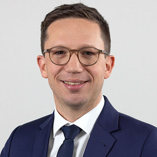 Porträt von Falko Mohrs, Minister für Wissenschaft und Kultur des Landes Niedersachsen