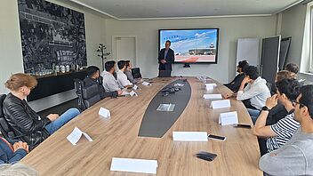 Besuch am Flughafen Hannover bei der Summer School 2025