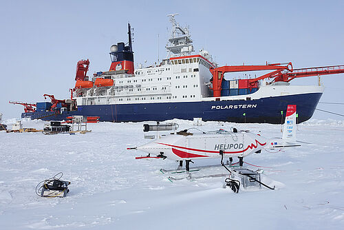 HELiPOD im Schneetreiben vor der „Polarstern“