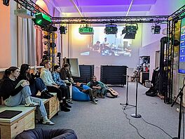 Studierende im Media Lab