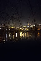 Prag bei Nacht mit einigen zentralen Sehenswürdigkeiten.