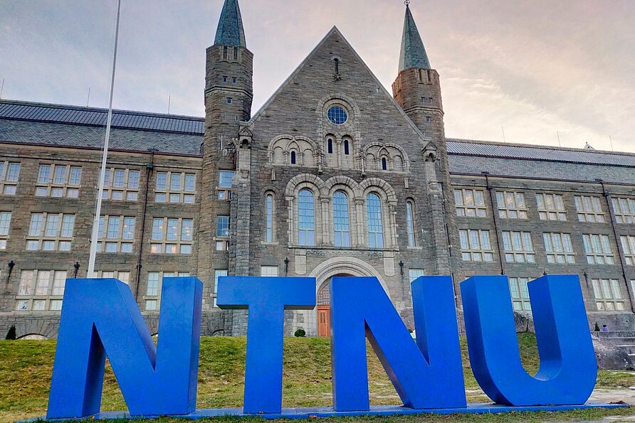 Das "Gammelbygg" (Altes Gebäude) der Norwegian University of Science and Technology (NTNU) in Trondheim. 