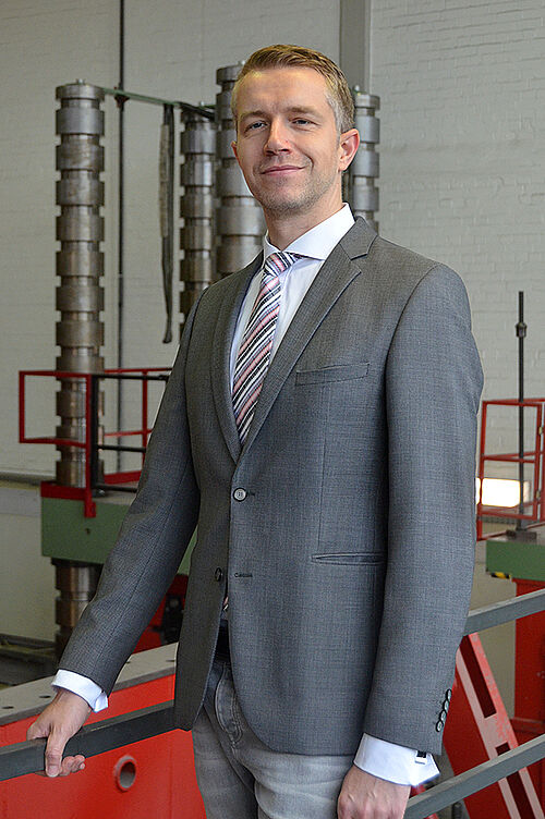 Professor Dirk Lowke leitet das Fachgebiet Baustoffe des Instituts für für Baustoffe, Massivbau und Brandschutz (iBMB).