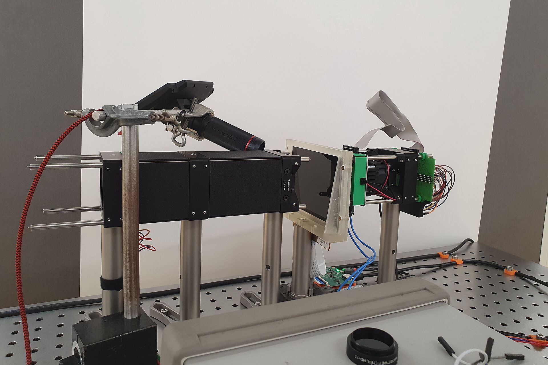 Frontscheinwerfer als Computer-Hardware