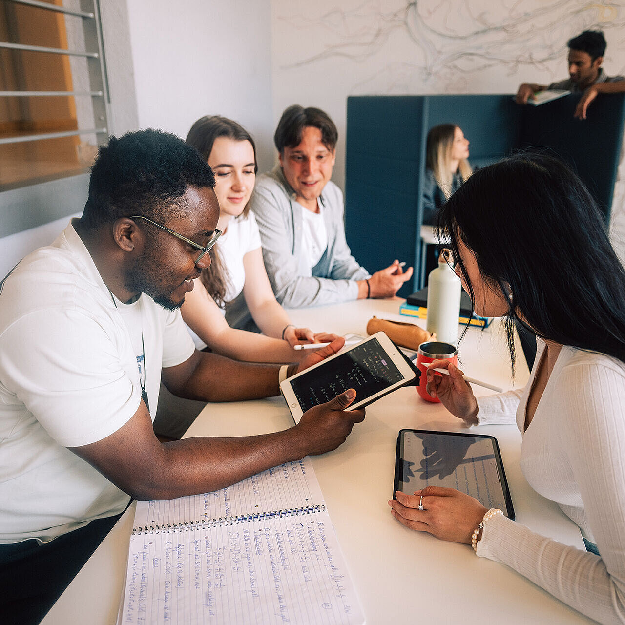 Studierende in einer Lernsituation