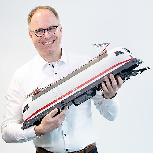 Das Foto zeigt Alumnus Lars Schnieder.