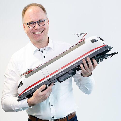 Das Foto zeigt Alumnus Lars Schnieder.