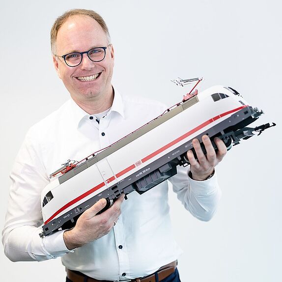 Das Foto zeigt Alumnus Lars Schnieder.