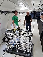 Mitglieder der AG Planetenentstehung in Vorbereitung eines Parabelflugs