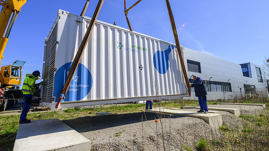 Anlieferung der Metalhybridsspeicher am NFF im APril 2026