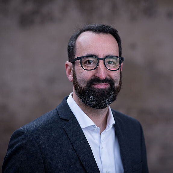 Das Foto zeigt Alumnus Markus Loschinsky.