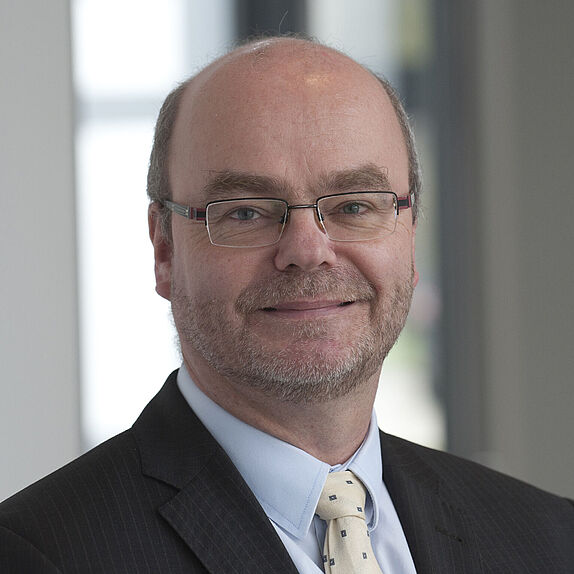 Das Bild zeigt Alumnus Carsten Stein.