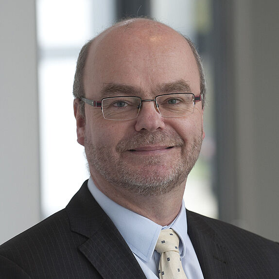 Das Bild zeigt Alumnus Carsten Stein.