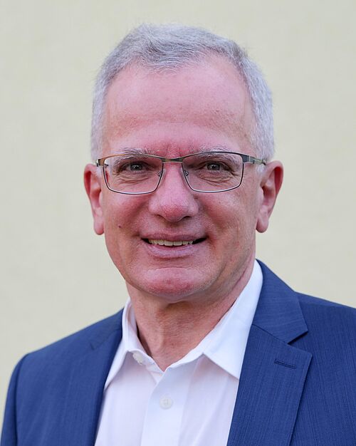 DR. Franz Vauti