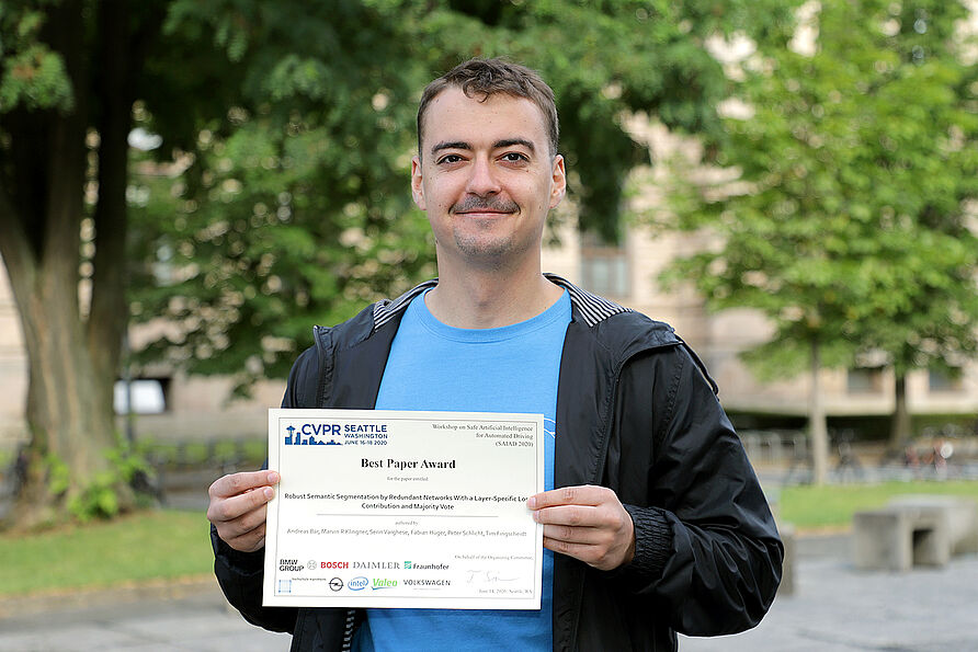 Andreas Bär mit dem Best Paper Award