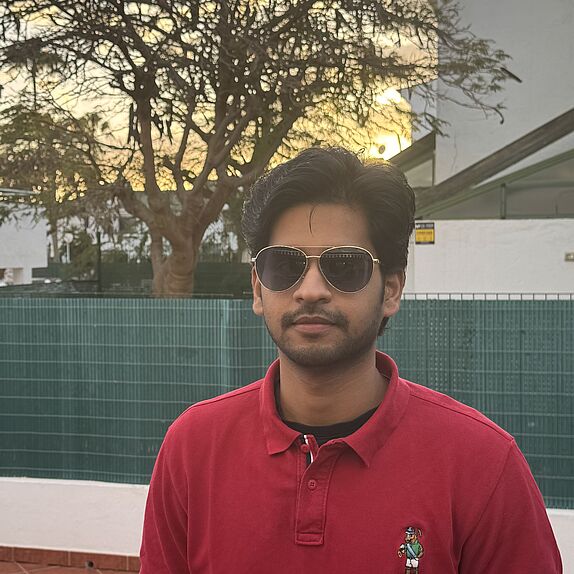 Das Foto zeigt Alumnus Vivek Ramayanam.