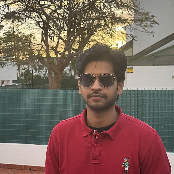Das Foto zeigt Alumnus Vivek Ramayanam.