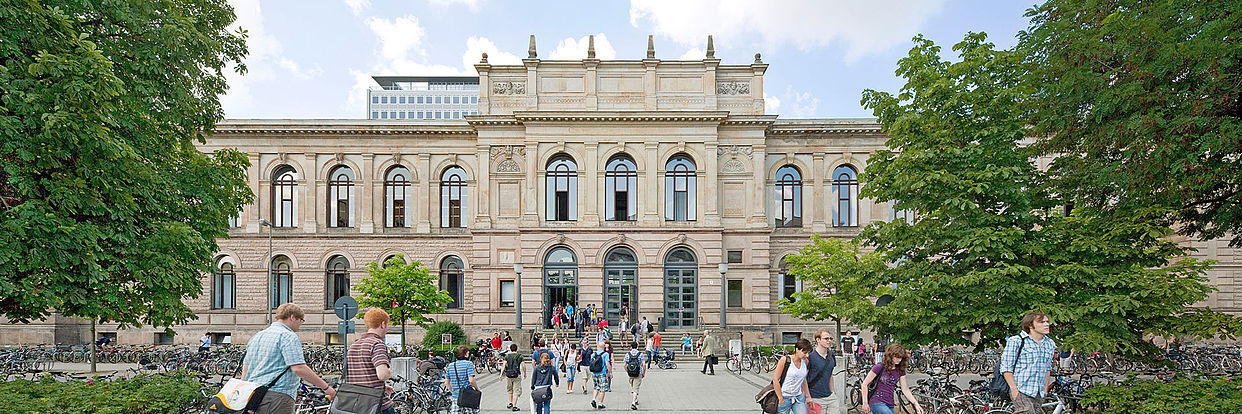 Blick auf das Altgebäude der TU Braunschweig 