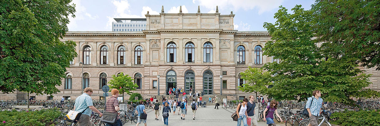 Blick auf das Altgebäude der TU Braunschweig 