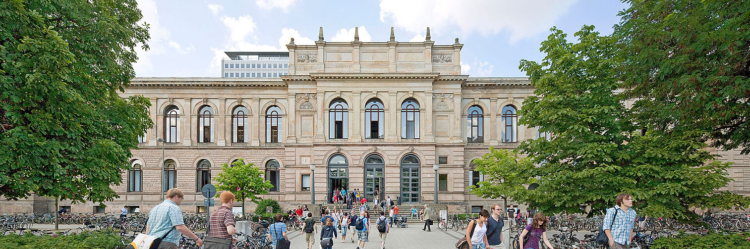 Blick auf das Altgebäude der TU Braunschweig 