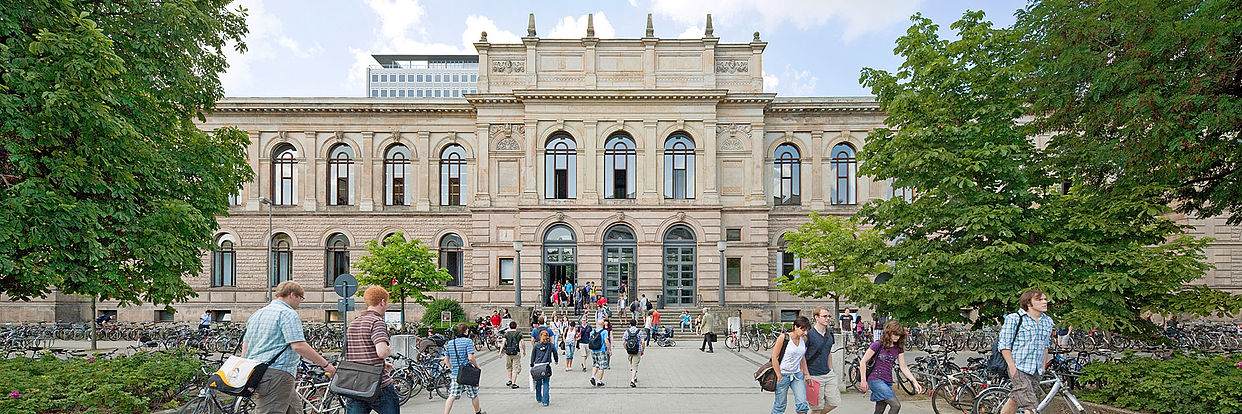 Blick auf das Altgebäude der TU Braunschweig 