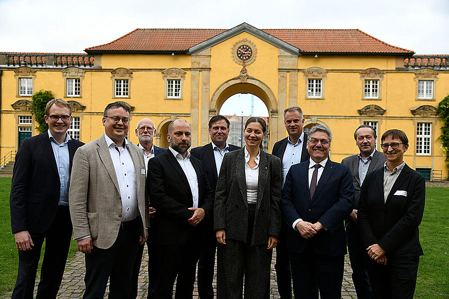 Die Beteiligten am KI-Reallabor Agrar bei der feierlichen Eröffnung.