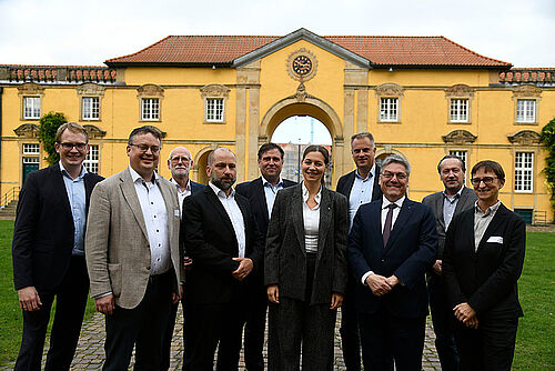 Die Beteiligten am KI-Reallabor Agrar bei der feierlichen Eröffnung.