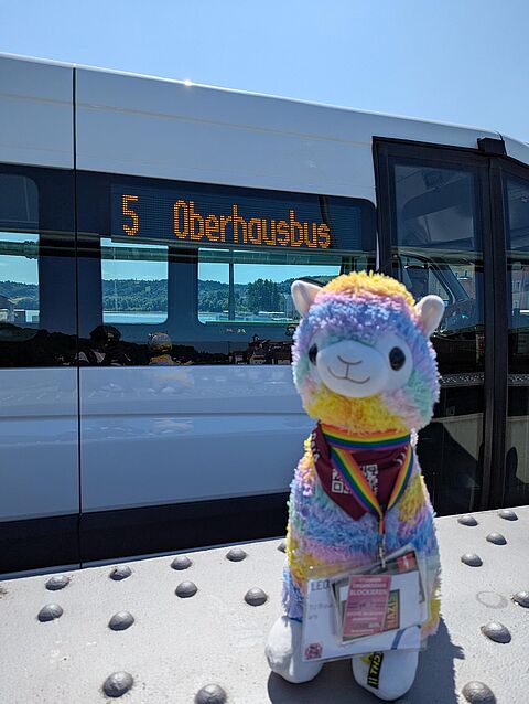 LEonie mit einer Bahn
