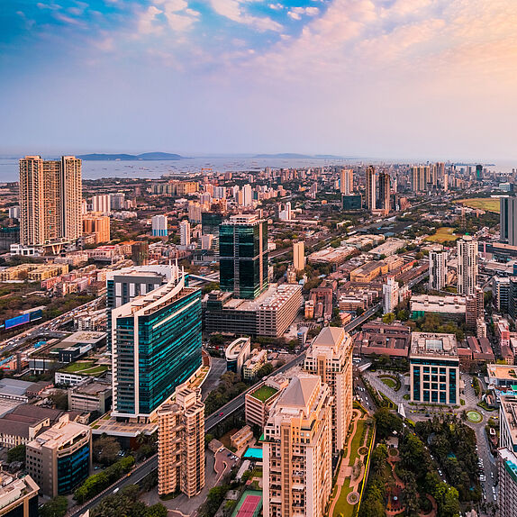 Ausblick auf Mumbai Downtown von einem Hochhaus