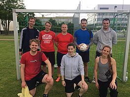Team picture of the "Brüder Jacobs", runner-up of the "Chemiker Fußballtunier" 2017