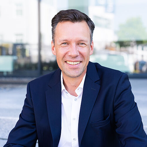 Das Portraitfoto zeigt den Alumnus Dirk Bode