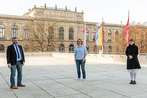 Dean Prof. Christoph Jacob, Prof. Thekla Cordes and President Prof. Angela Ittel.