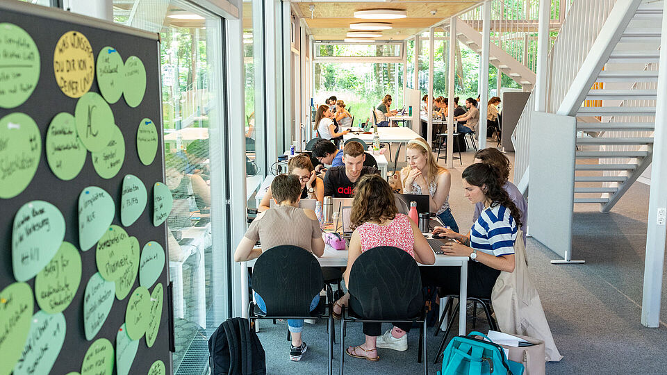 Gruppenarbeit im Studierendenhaus