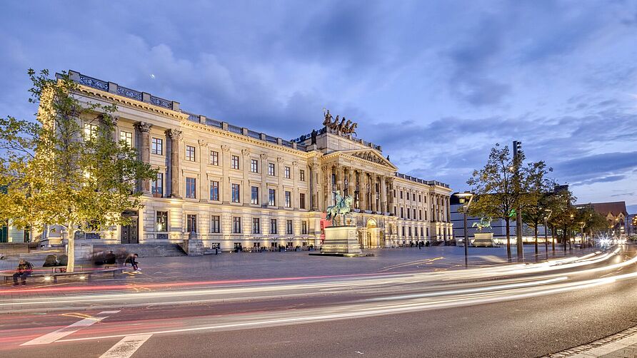 Ansicht Braunschweiger Schloss in der blauen Stunde