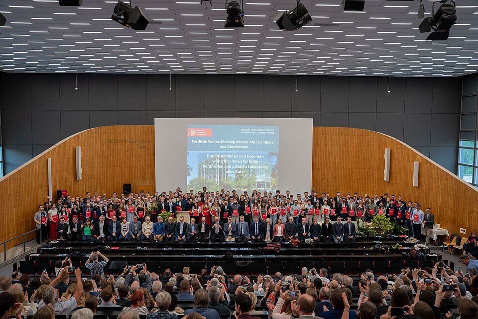 Gruppenbild mit Professor*innen