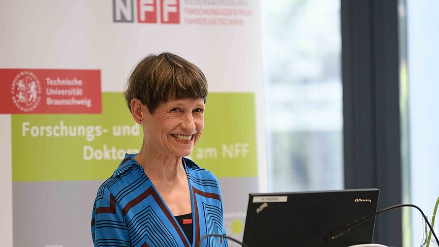 Tu Präsidentin Professorin Ittel während der NFF-Doktorandenpreisverleihung 2022 im NFF