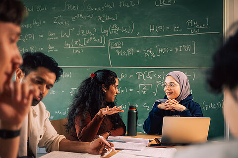 Studierende in Lehr- und Lernsituation