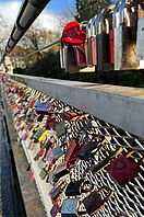 Eine Brücke in Braunschweig mit Liebesschlössern.