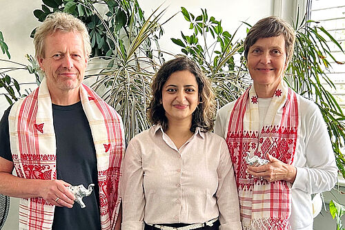 Prof. Sarma, umgeben von Prof. Dietzel & Sabine Kral-Aulich, IMT