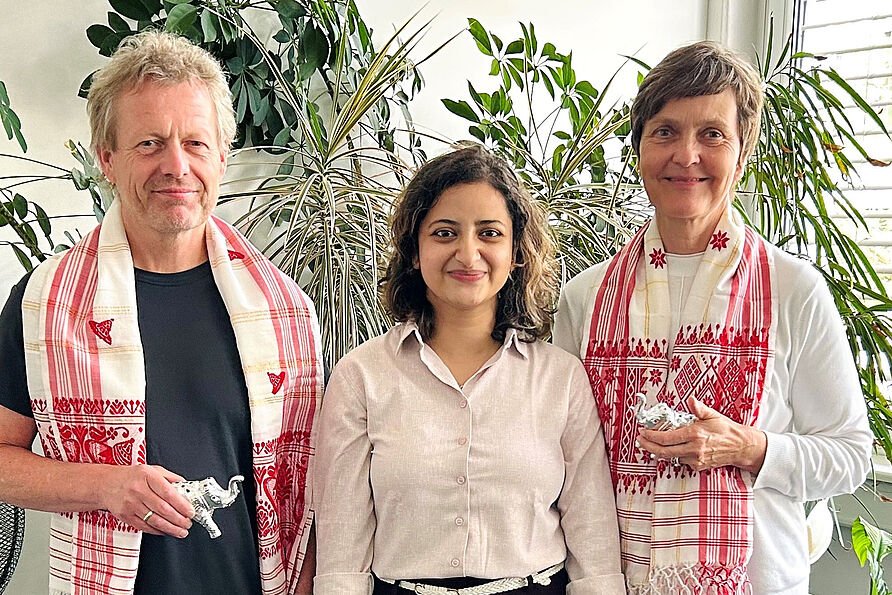 Prof. Sarma, umgeben von Prof. Dietzel & Sabine Kral-Aulich, IMT