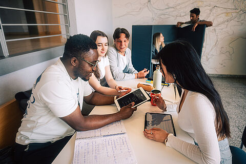 Studierende in einer Lernsituation