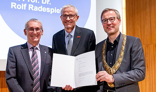 Ehrendoktorwürde für Prof. Rolf Radespiel