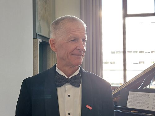 Prof. Rainald Löhner