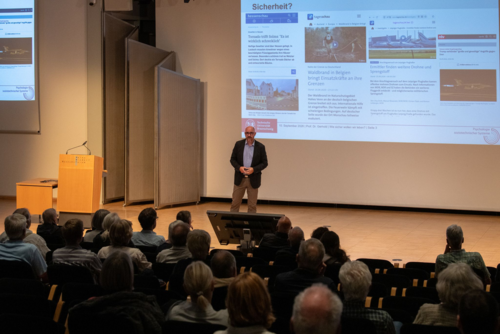 Vortrag von Lars Gerhold bei der DGPs Tagung