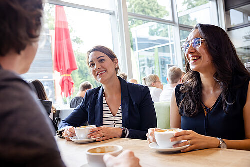 Kaffeepause in der 9bar des Studierendenwerks